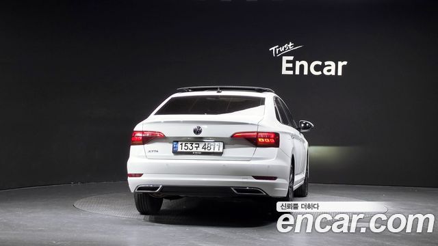 Volkswagen Jetta 2021 — photo 4