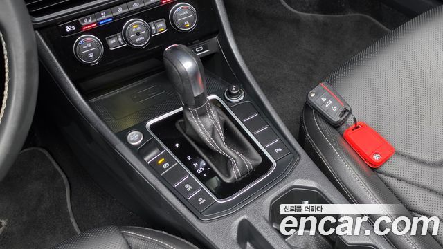 Volkswagen Jetta 2021 — photo 12