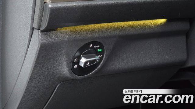 Volkswagen Jetta 2021 — photo 24