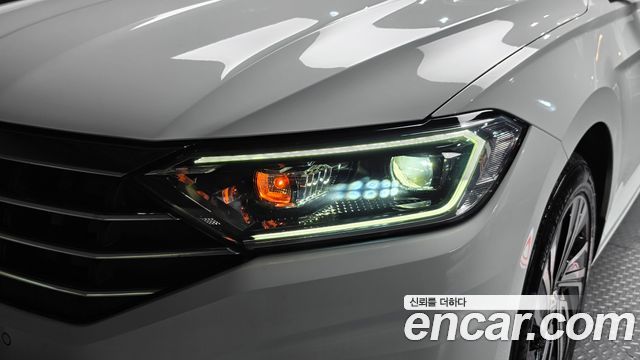 Volkswagen Jetta 2021 — photo 8