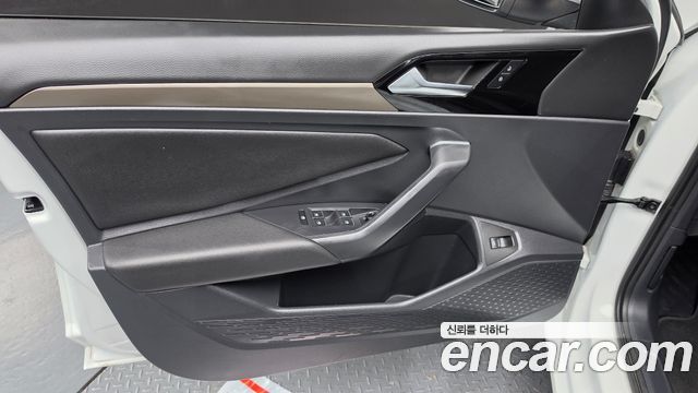 Volkswagen Jetta 2021 — photo 14