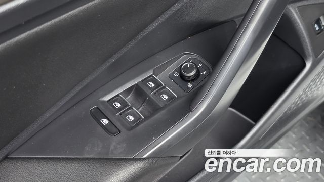 Volkswagen Jetta 2021 — photo 28