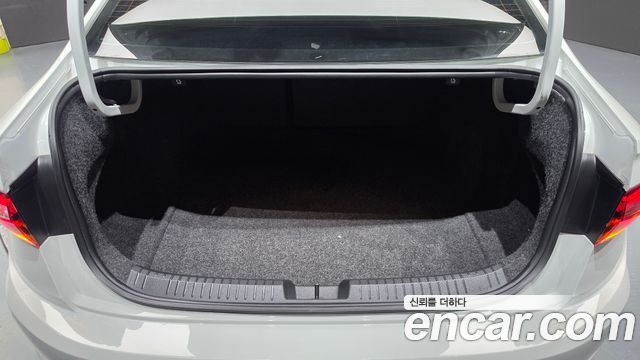 Volkswagen Jetta 2021 — photo 31