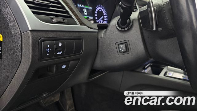 Genesis G80 2017 — photo 22