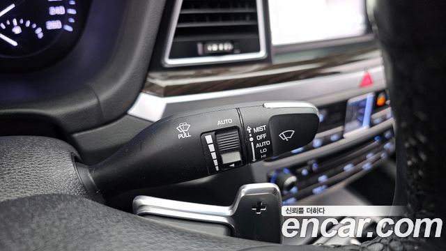 Genesis G80 2017 — photo 30