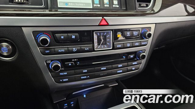 Genesis G80 2017 — photo 31