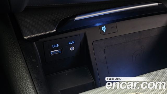 Genesis G80 2017 — photo 32