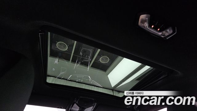 BMW 3-Series 2021 — photo 17