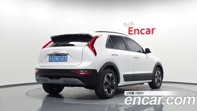Kia Niro 2023 — photo 2