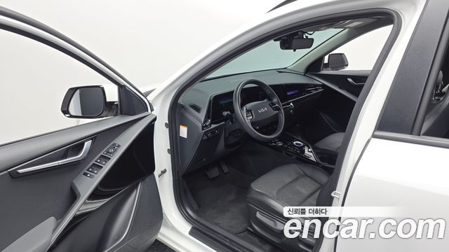 Kia Niro 2023 — photo 13
