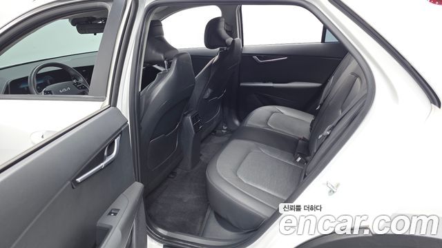 Kia Niro 2023 — photo 18
