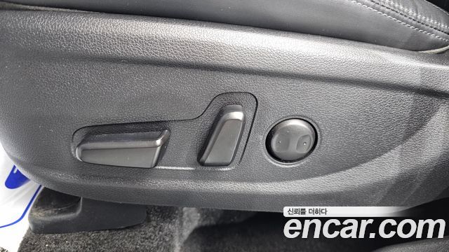 Hyundai Santafe 2021 — photo 32