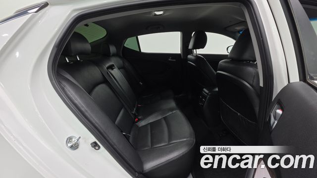 Kia K5 2015 — photo 19
