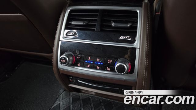 BMW 7-Series 2020 — photo 19