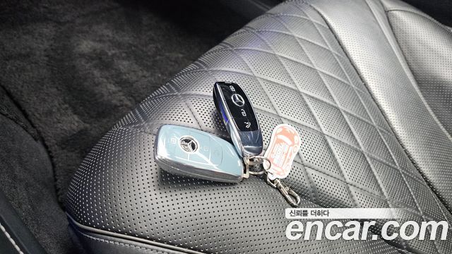 Mercedes-Benz S-Class 2018 — photo 16