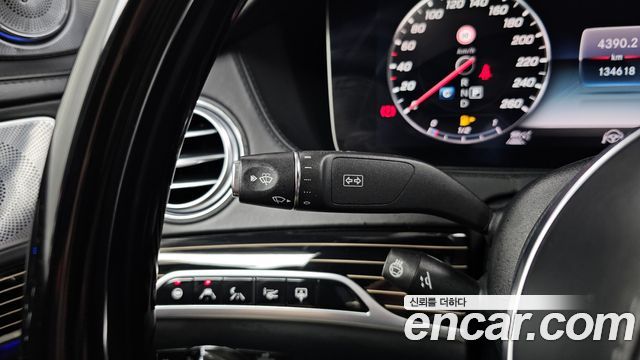 Mercedes-Benz S-Class 2018 — photo 36