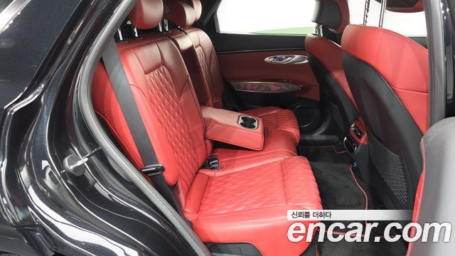 Genesis GV70 2023 — photo 18