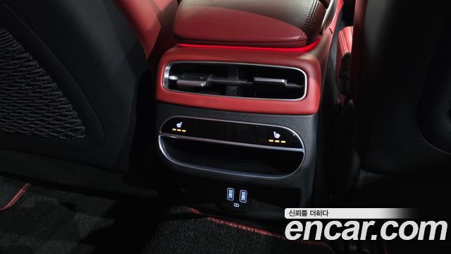 Genesis GV70 2023 — photo 24