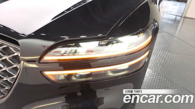 Genesis GV70 2023 — photo 8