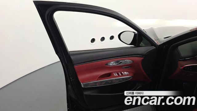 Genesis GV70 2023 — photo 14