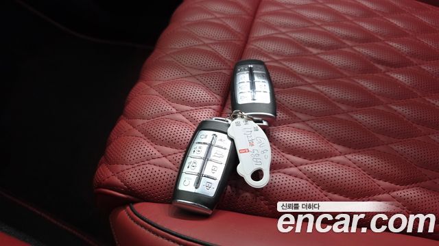 Genesis GV70 2023 — photo 32