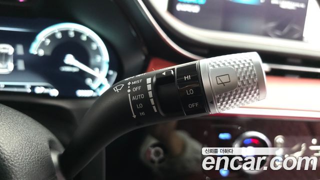 Genesis GV70 2023 — photo 38