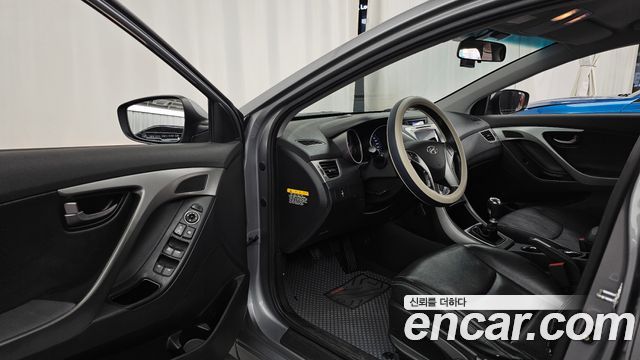 Hyundai AVANTE 2012 — photo 10