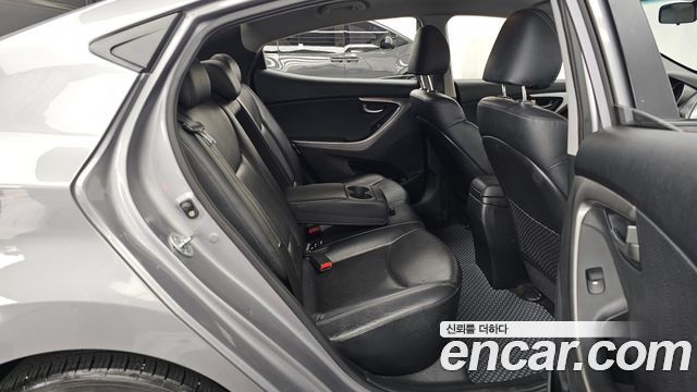 Hyundai AVANTE 2012 — photo 12