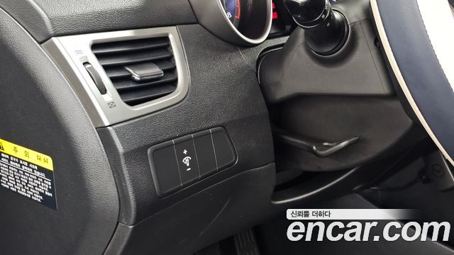 Hyundai AVANTE 2012 — photo 16