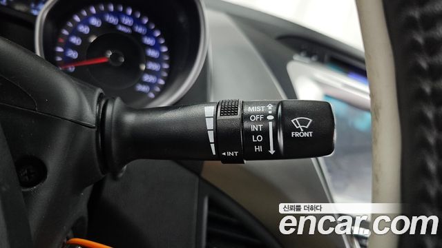 Hyundai AVANTE 2012 — photo 18