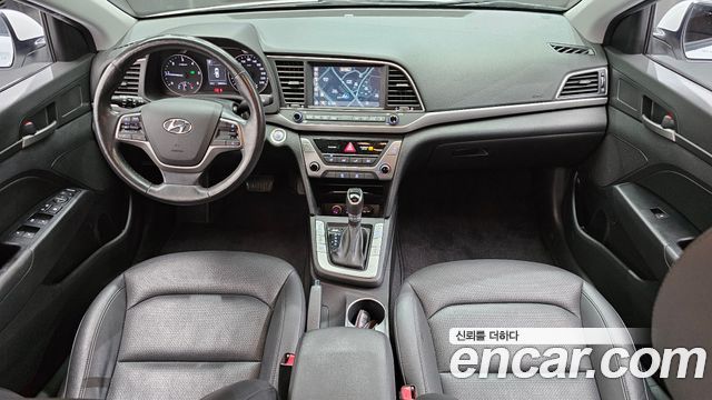 Hyundai AVANTE 2018 — photo 10