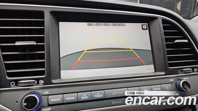 Hyundai AVANTE 2018 — photo 23