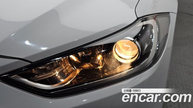 Hyundai AVANTE 2018 — photo 8