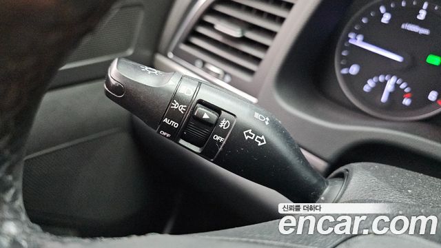 Hyundai AVANTE 2018 — photo 27