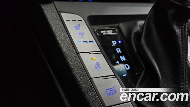 Hyundai AVANTE 2018 — photo 29