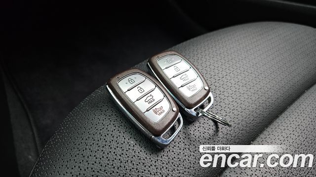 Hyundai AVANTE 2018 — photo 30