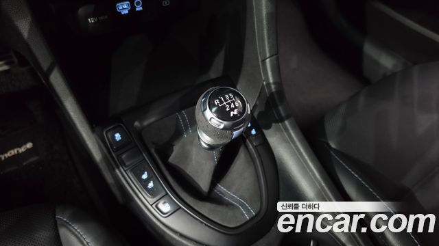 Hyundai Veloster 2019 — photo 9