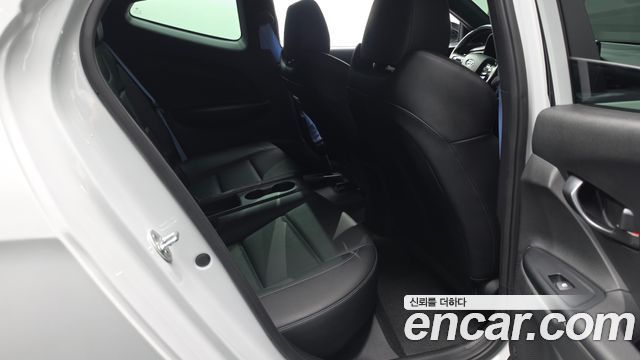 Hyundai Veloster 2019 — photo 12