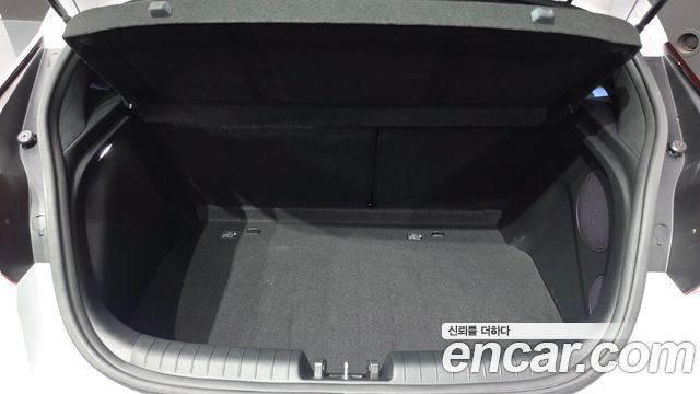 Hyundai Veloster 2019 — photo 20