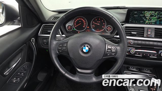 BMW 3-Series 2017 — photo 13