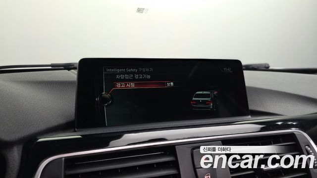 BMW 3-Series 2017 — photo 16