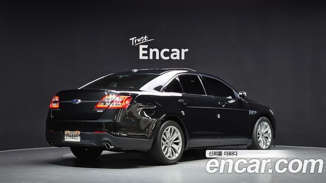 Ford Taurus 2014 — photo 2