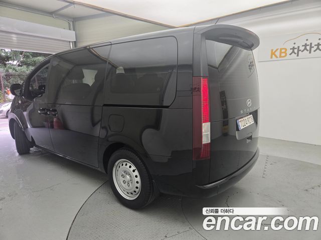 Hyundai Staria 2025 — photo 4