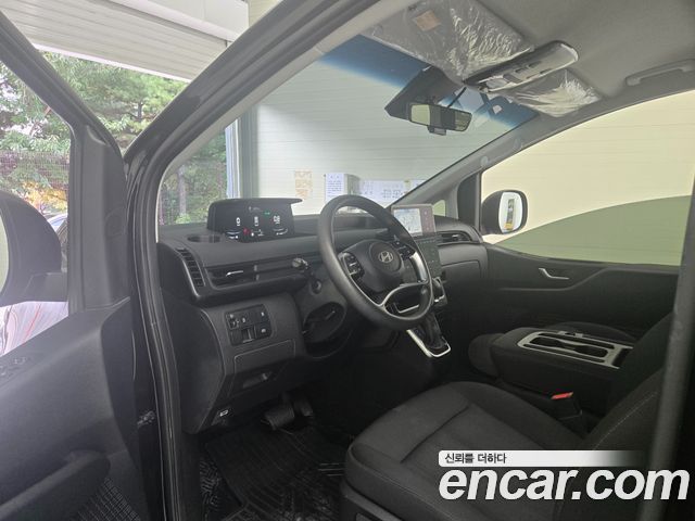 Hyundai Staria 2025 — photo 5