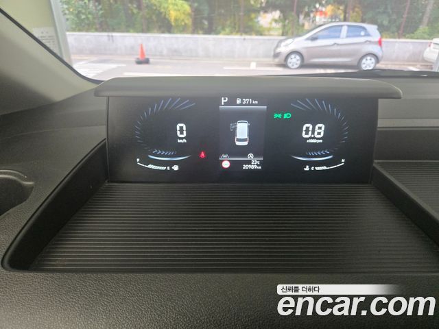 Hyundai Staria 2025 — photo 7