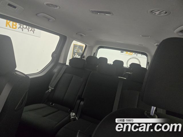 Hyundai Staria 2025 — photo 10