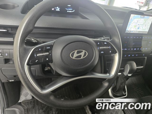 Hyundai Staria 2025 — photo 11