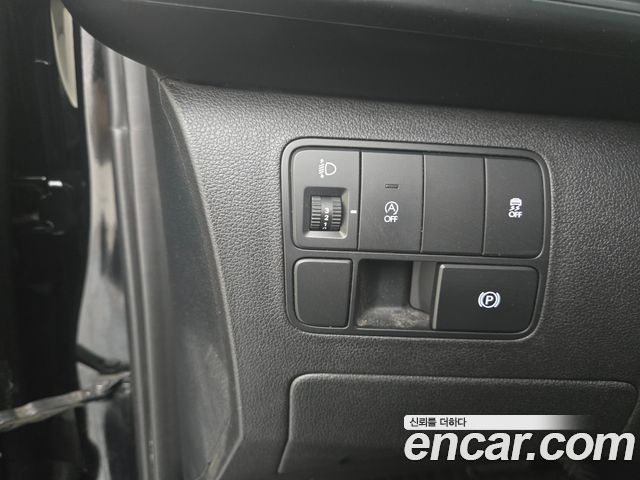 Hyundai Staria 2025 — photo 14