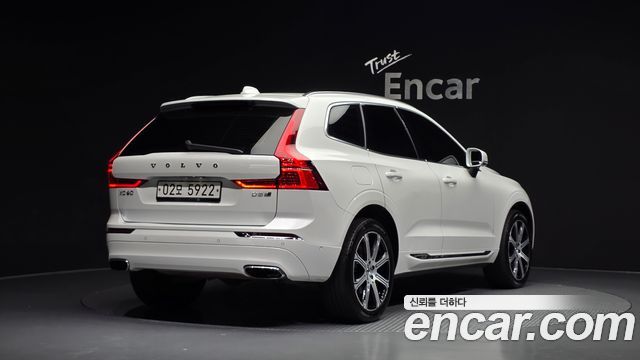 Volvo XC60 2019 — photo 2
