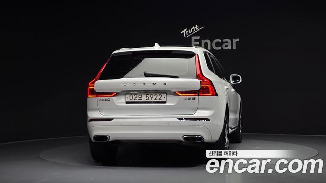 Volvo XC60 2019 — photo 4